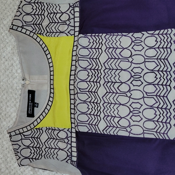 Nwot Embroidered blouse - Picture 2 of 4